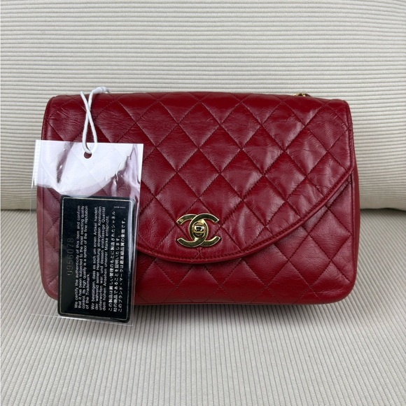 CHANEL Red Lambskin Vintage Moon-shaped Single Flap Small GHW - Picture 1 of 16
